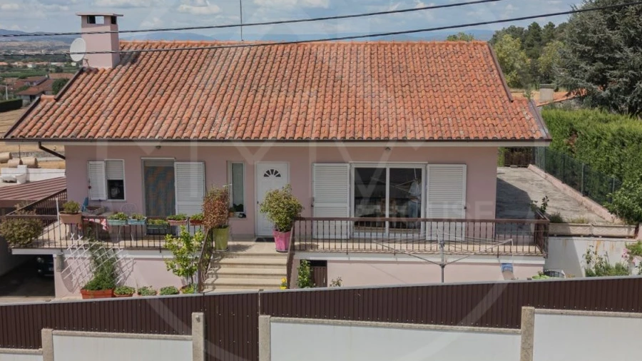 Moradia T4 para Venda em Eiras, São Julião de Montenegro e Cela