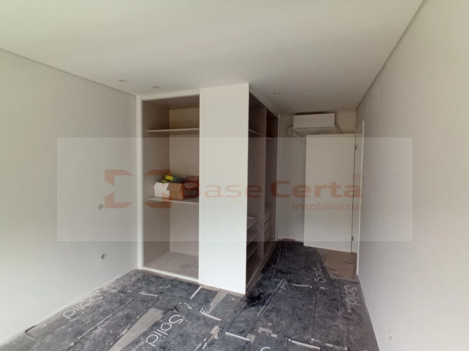 Apartamento T2 para Venda em Santa Iria de Azoia, São João da Talha e Bobadela Foto 9