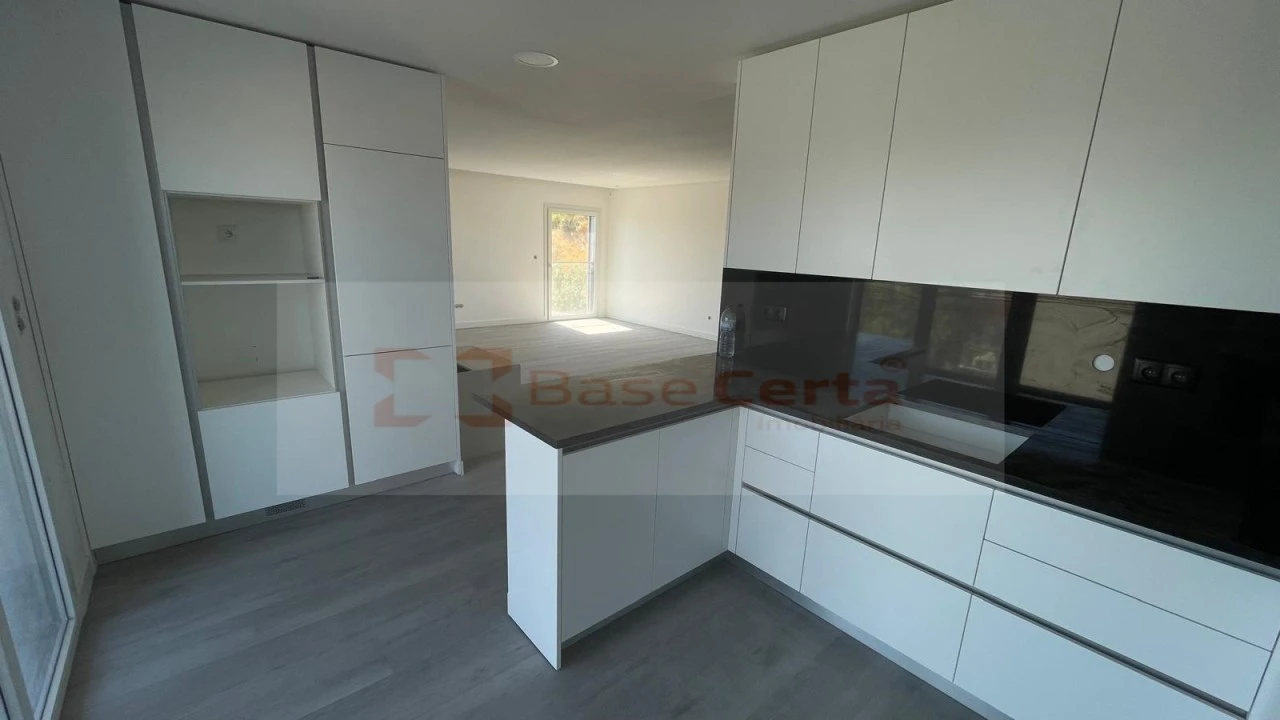 Apartamento T2 para Venda em Santa Iria de Azoia, São João da Talha e Bobadela Foto 2