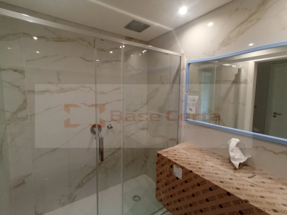 Apartamento T2 para Venda em Santa Iria de Azoia, São João da Talha e Bobadela Foto 11