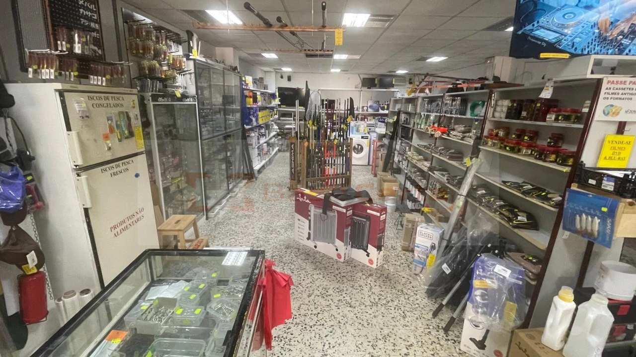 Loja para Venda em Póvoa de Santa Iria e Forte da Casa Foto 2