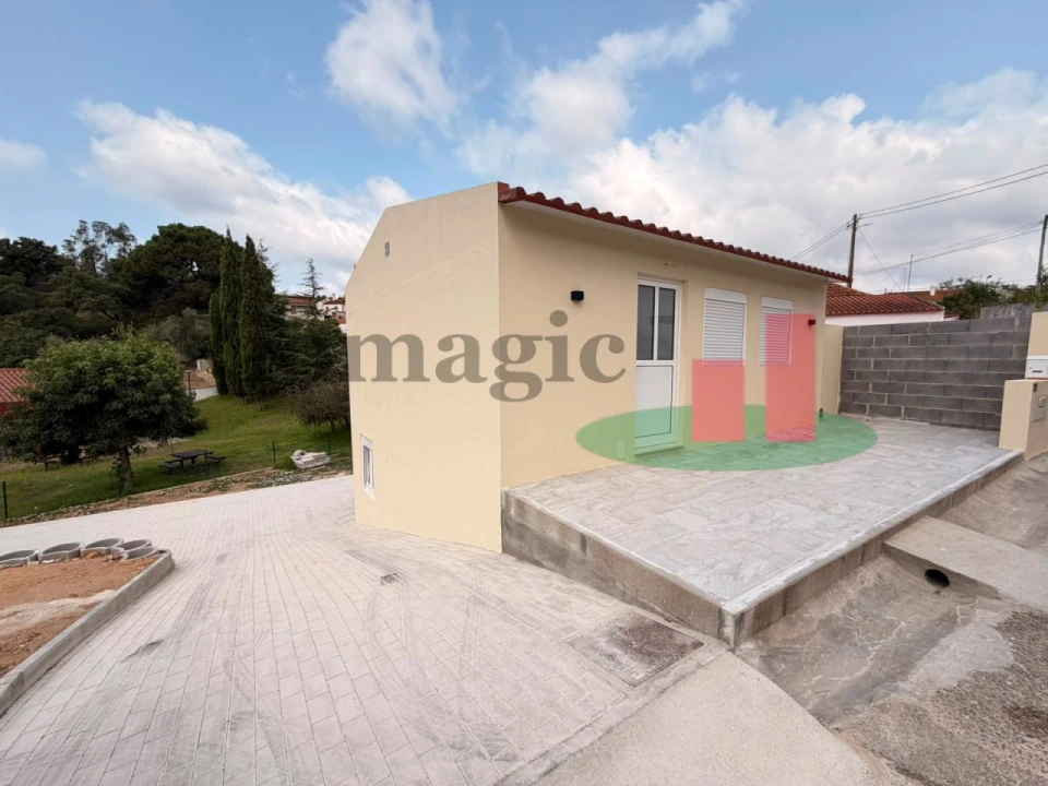 Moradia T2 para Venda em Outeiro da Cortiçada e Arruda dos Pisões Foto 3