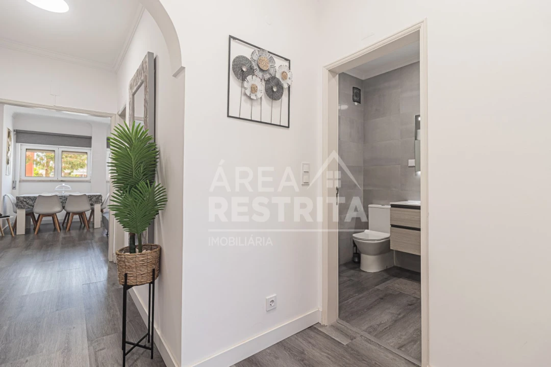 Apartamento T2 para Venda em Charneca de Caparica e Sobreda Foto 15