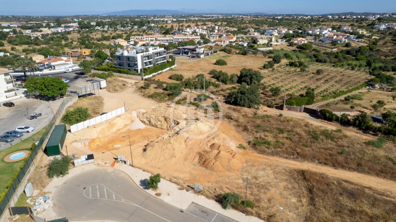Terreno para Venda em Albufeira e Olhos de Água Foto 2