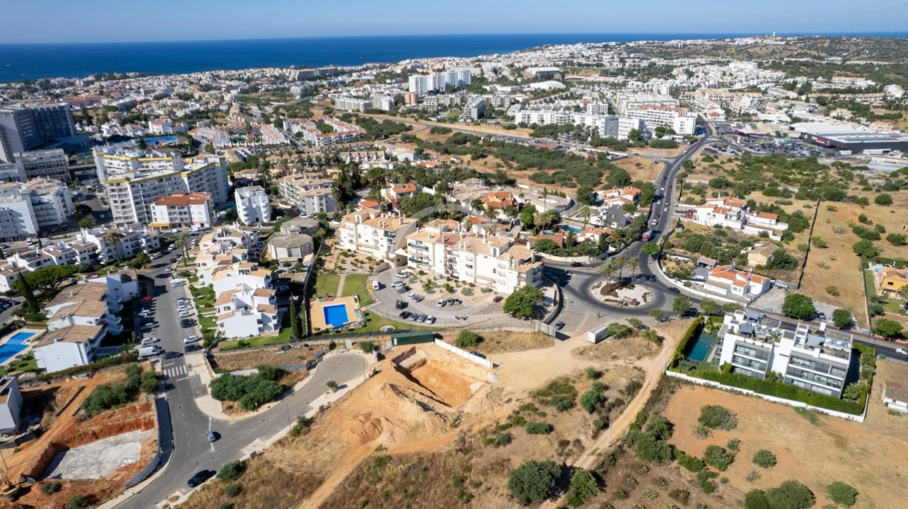 Terreno para Venda em Albufeira e Olhos de Água Foto 3