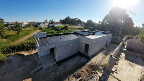 Moradia T30 para Venda em Lagares e Figueira
