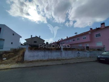 Terreno para Venda em Charneca de Caparica e Sobreda