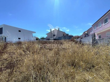 Terreno para Venda em Charneca de Caparica e Sobreda