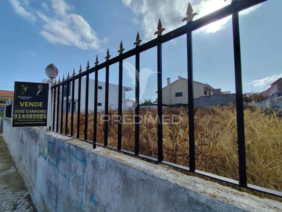 Terreno para Venda em Charneca de Caparica e Sobreda Foto 1