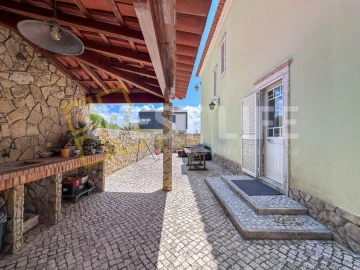 Moradia T4 para Venda em Carvoeira