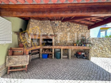 Moradia T4 para Venda em Carvoeira