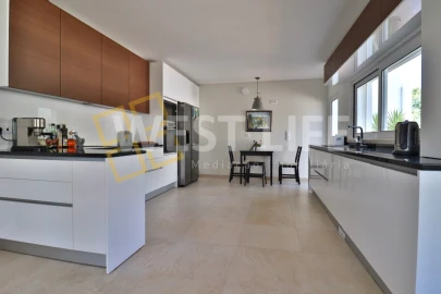 Moradia T4 para Venda em Mafra
