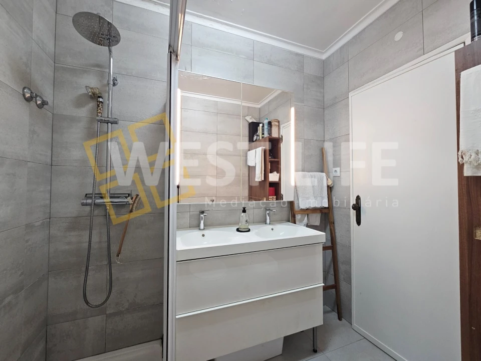 Apartamento T2 para Venda em Alcabideche Foto 16