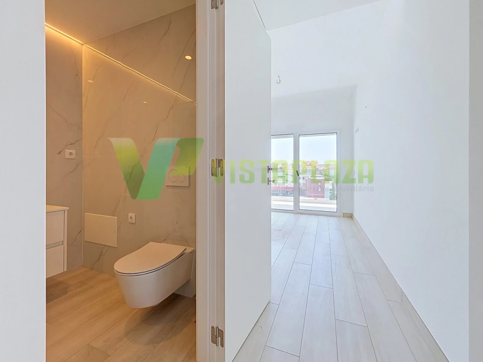 Apartamento T3 para Venda em Portimão Foto 2