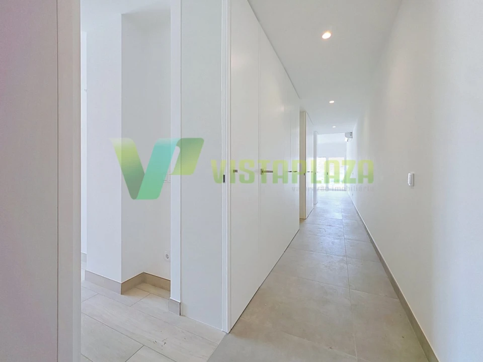 Apartamento T3 para Venda em Portimão Foto 3