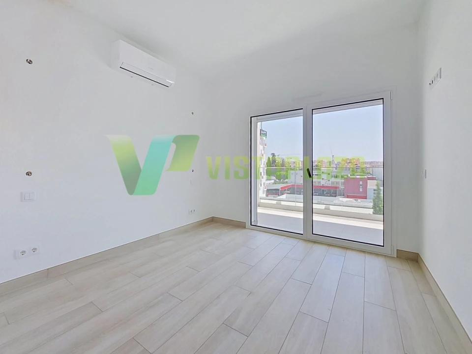 Apartamento T3 para Venda em Portimão Foto 4