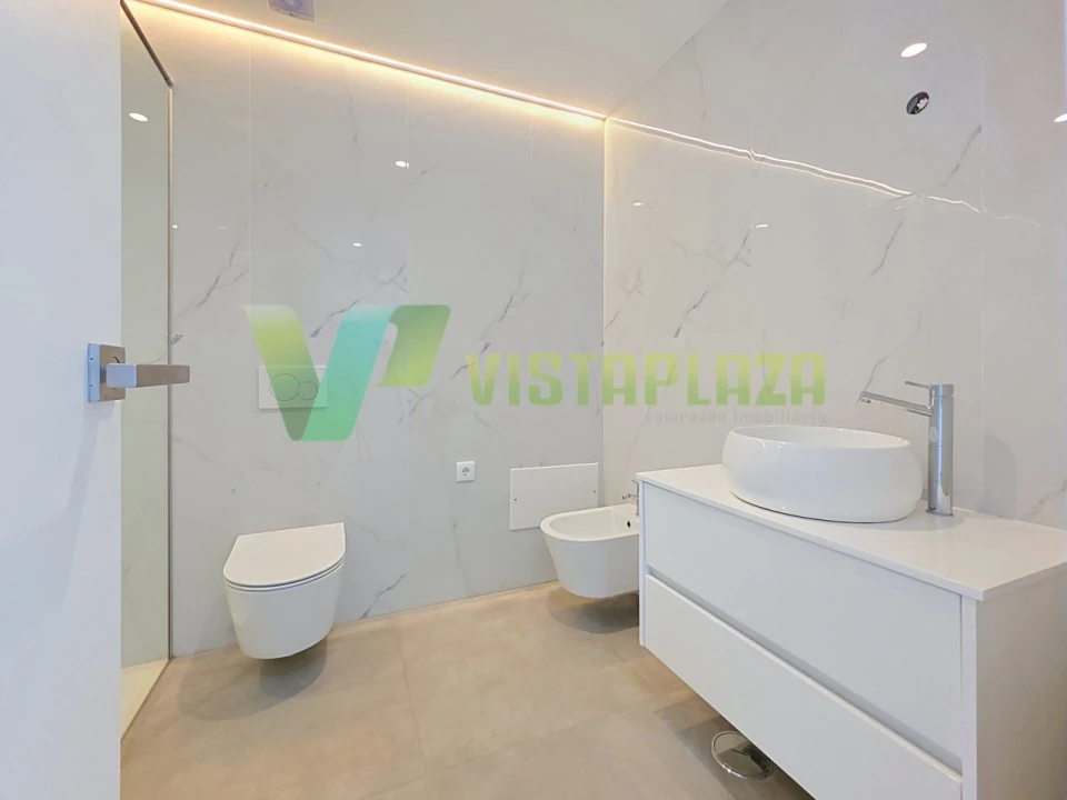 Apartamento T3 para Venda em Portimão Foto 10