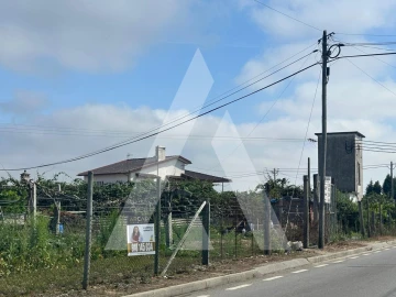 Terreno para Venda em Covões e Camarneira