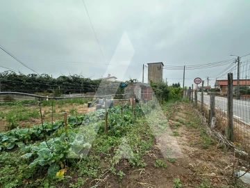Terreno para Venda em Covões e Camarneira