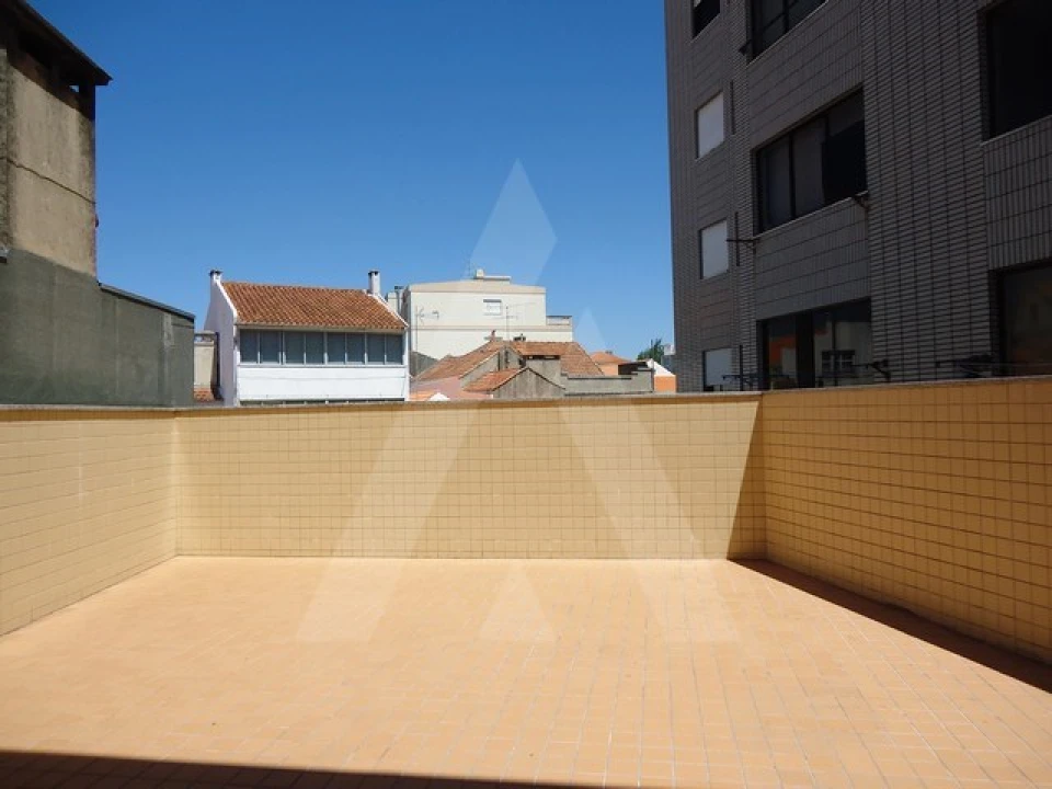 Apartamento T2 para Arrendamento em Glória e Vera Cruz Foto 25