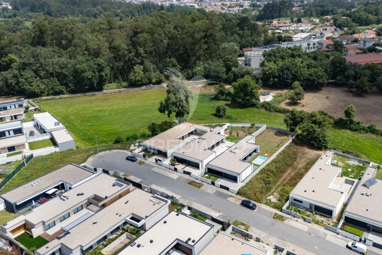 Moradia T3 para Venda em Turiz Foto 33