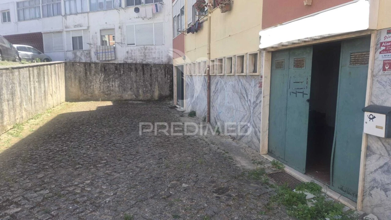 Garagem para Venda em Rio de Mouro Foto 7