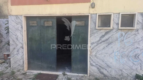 Garagem para Venda em Rio de Mouro