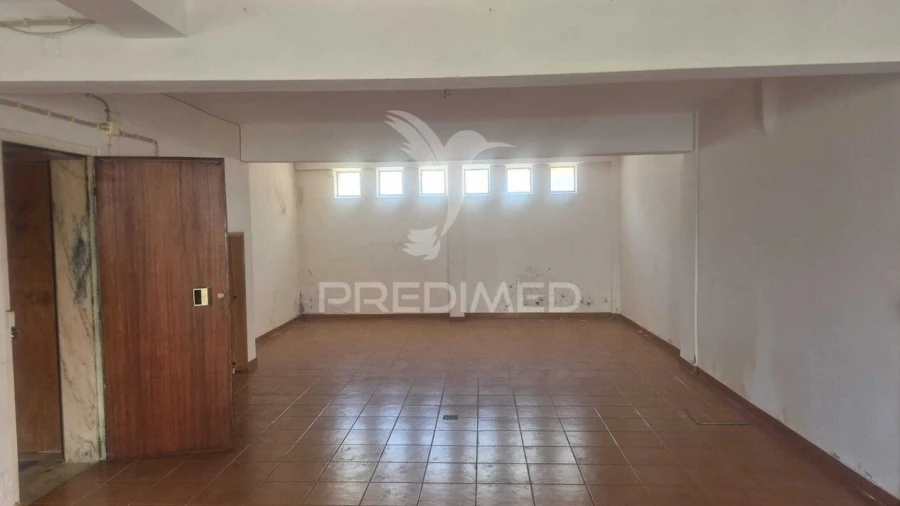 Garagem para Venda em Rio de Mouro
