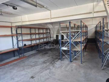 Armazém para Arrendamento em São João das Lampas e Terrugem
