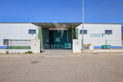 Armazém para Venda em Estremoz (Santa Maria e Santo André)