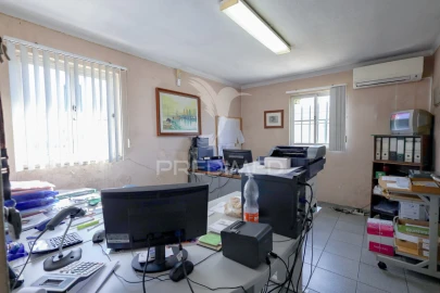 Armazém para Venda em Estremoz (Santa Maria e Santo André)