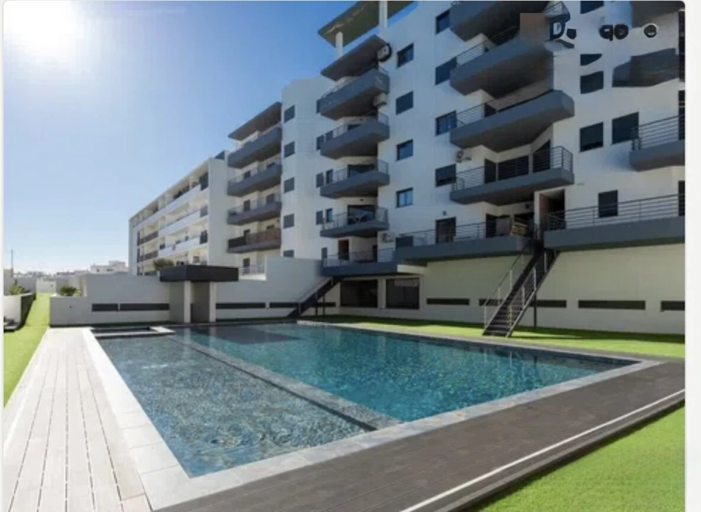 Apartamento T3 para Venda em Quelfes Foto 1