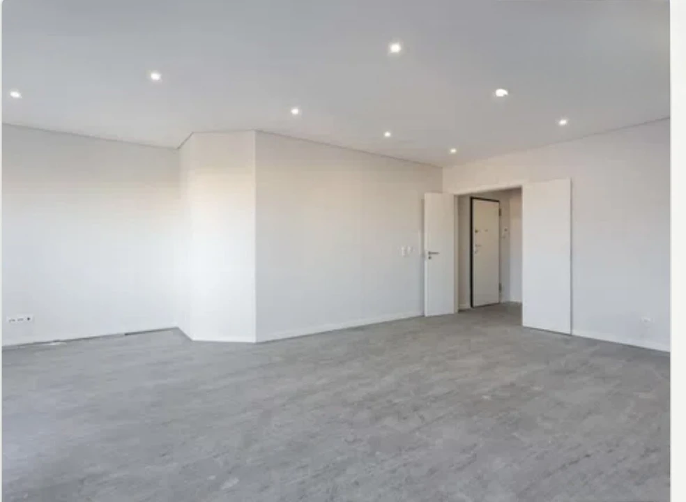 Apartamento T3 para Venda em Quelfes Foto 4