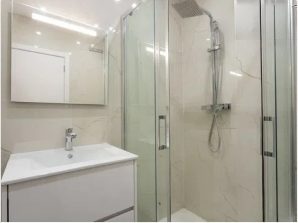 Apartamento T3 para Venda em Quelfes Foto 12