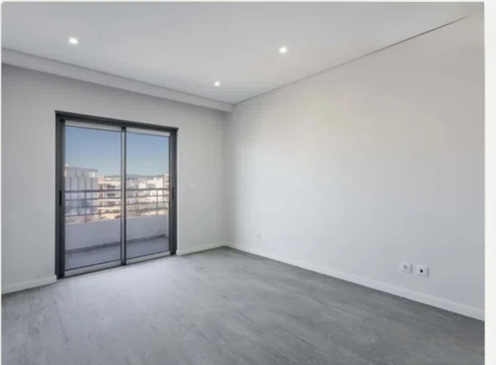Apartamento T3 para Venda em Quelfes Foto 14