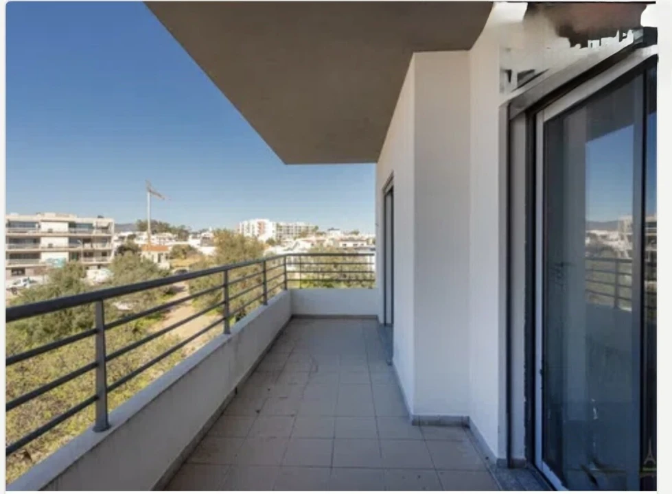 Apartamento T3 para Venda em Quelfes Foto 17