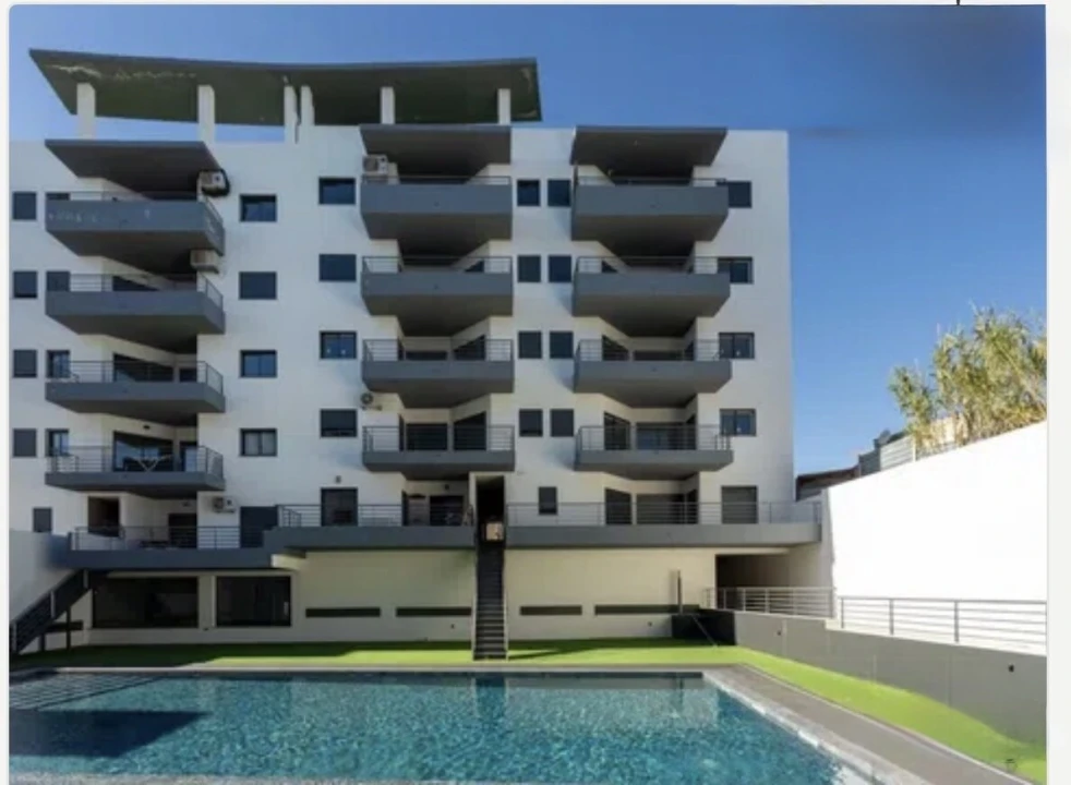 Apartamento T3 para Venda em Quelfes Foto 18