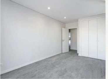 Apartamento T3 para Venda em Quelfes