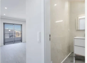 Apartamento T3 para Venda em Quelfes