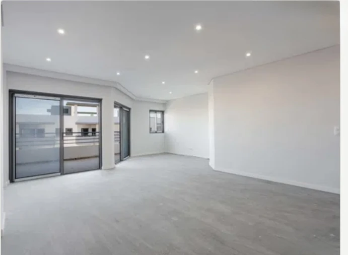 Apartamento T3 para Venda em Quelfes Foto 6