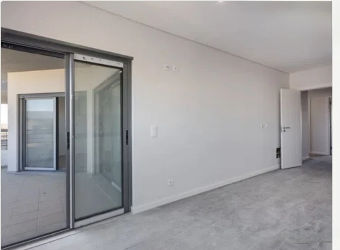 Apartamento T3 para Venda em Quelfes Foto 8
