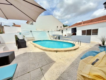 Moradia T4 para Venda em Santa Maria, São Pedro e Matacães