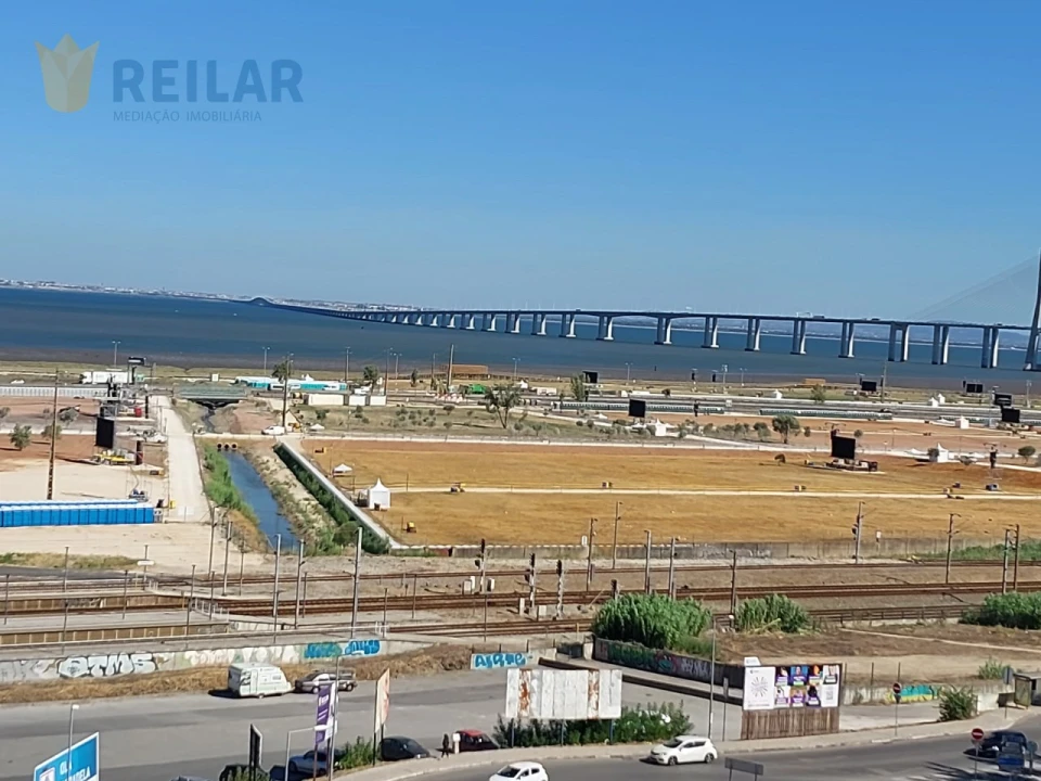 Apartamento T3 para Arrendamento em Santa Iria de Azoia, São João da Talha e Bobadela Foto 1