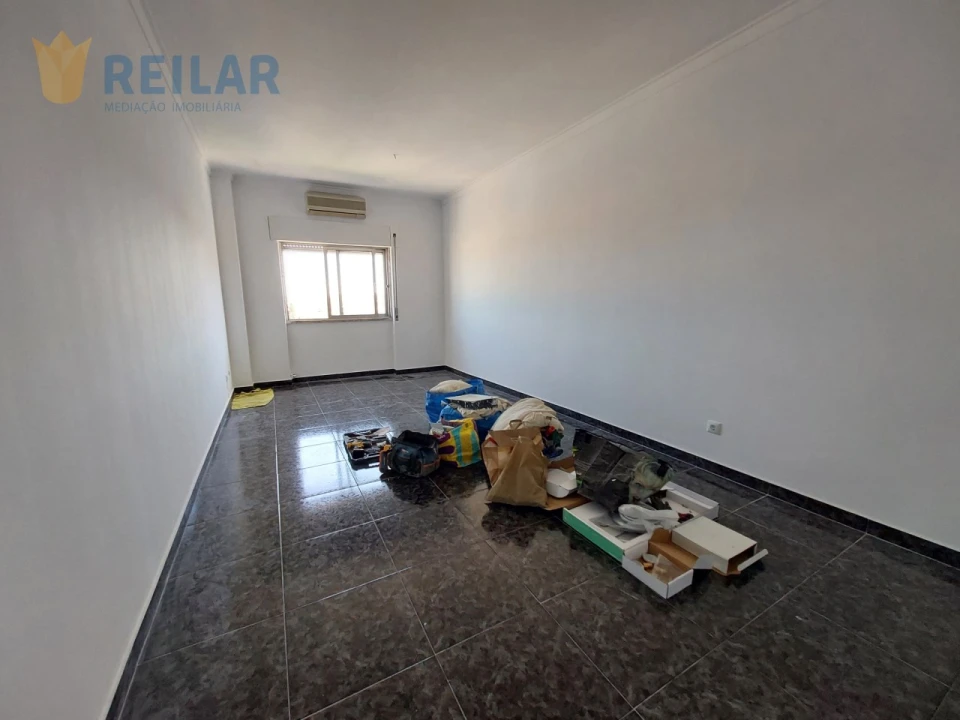 Apartamento T3 para Arrendamento em Santa Iria de Azoia, São João da Talha e Bobadela Foto 2