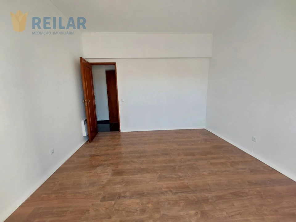 Apartamento T3 para Arrendamento em Santa Iria de Azoia, São João da Talha e Bobadela Foto 11