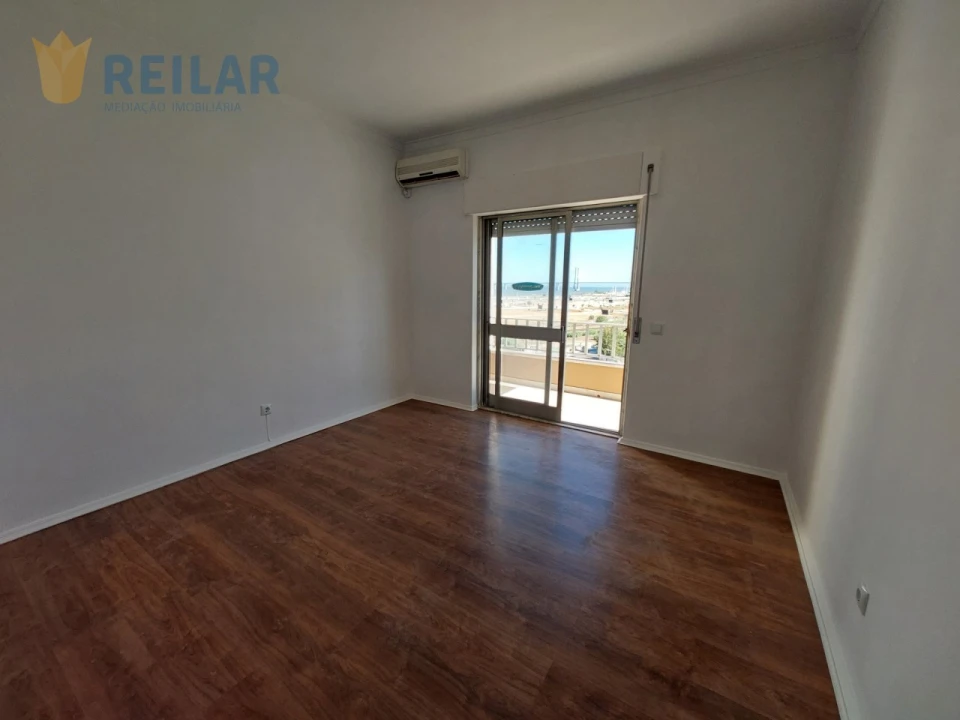 Apartamento T3 para Arrendamento em Santa Iria de Azoia, São João da Talha e Bobadela Foto 12
