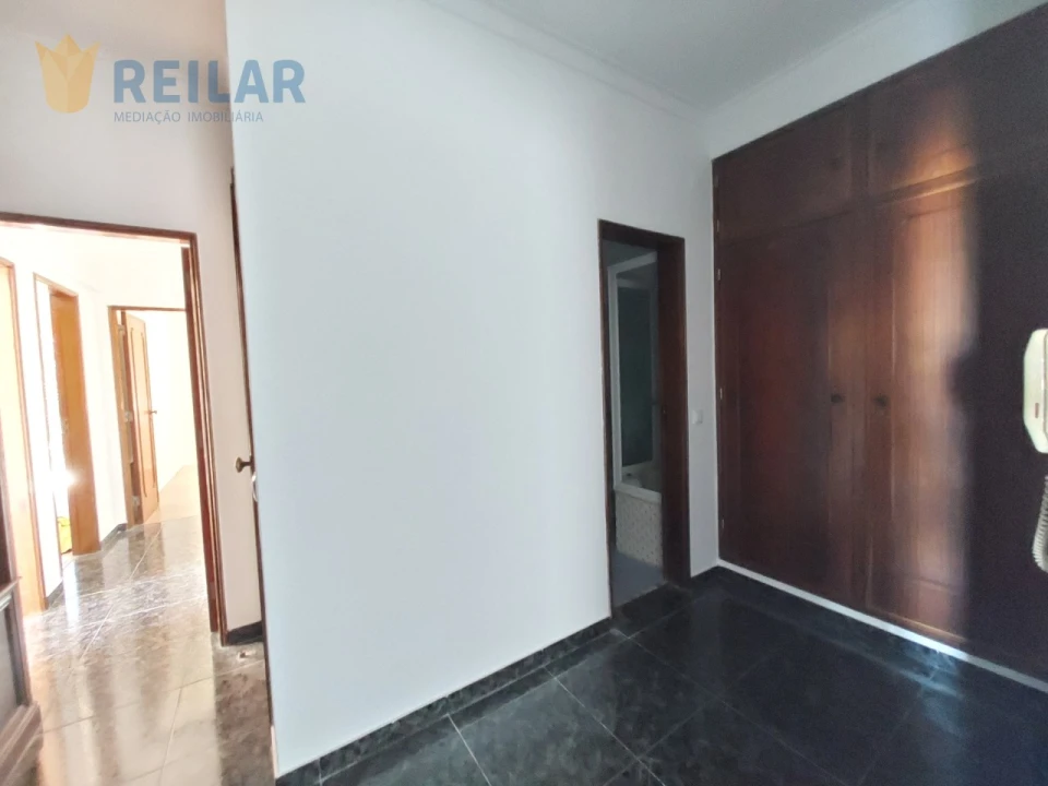 Apartamento T3 para Arrendamento em Santa Iria de Azoia, São João da Talha e Bobadela Foto 17