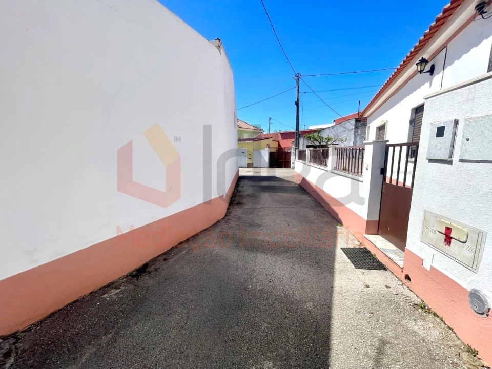 Moradia T2 para Venda em Ventosa Foto 4