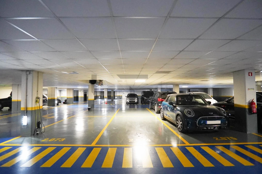 Apartamento T5 para Venda em Avenidas Novas Foto 5