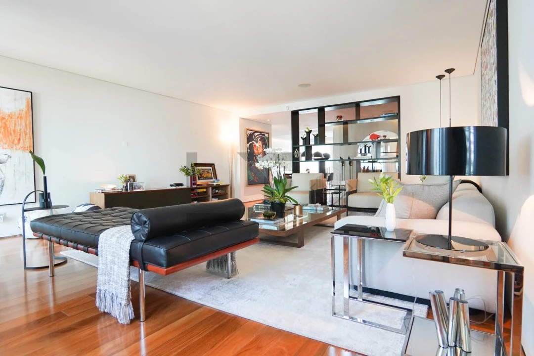Apartamento T5 para Venda em Avenidas Novas Foto 6